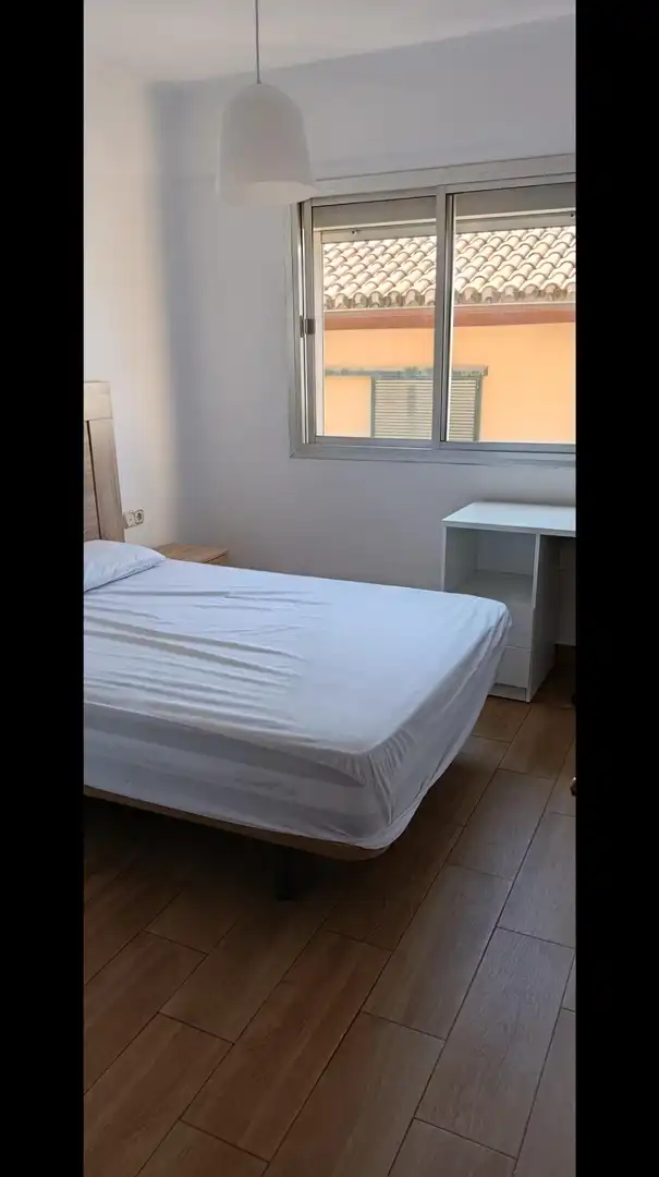 Schlafzimmer von Wohnung zur Miete in Granada mit Möbliert