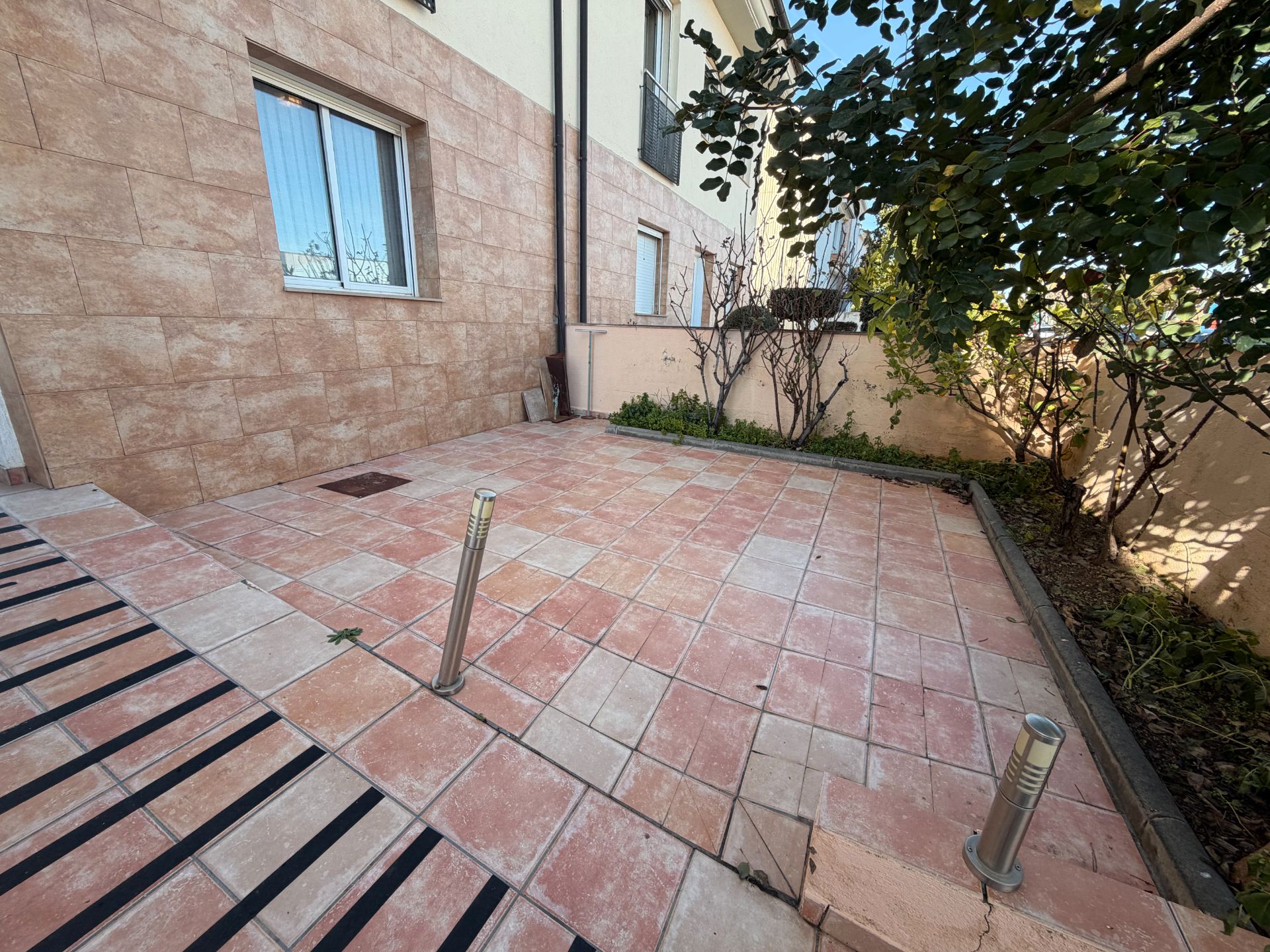 Casa adosada en venda a Carrer Vint-i-Sis