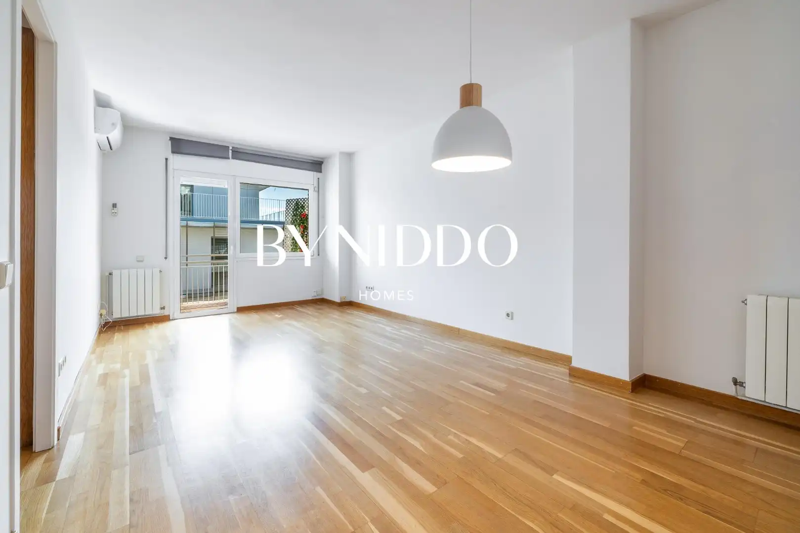 Exterior view of Flat for sale in Sant Cugat del Vallès  with Air Conditioner, Heating and Parquet flooring
