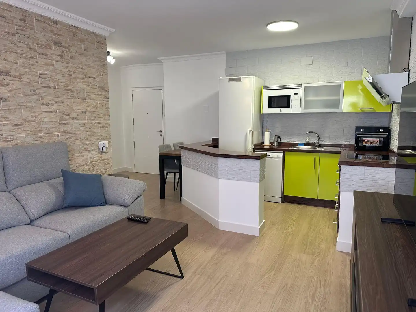 Kitchen of Flat for rent in Huelva  with Air Conditioner and Furnished