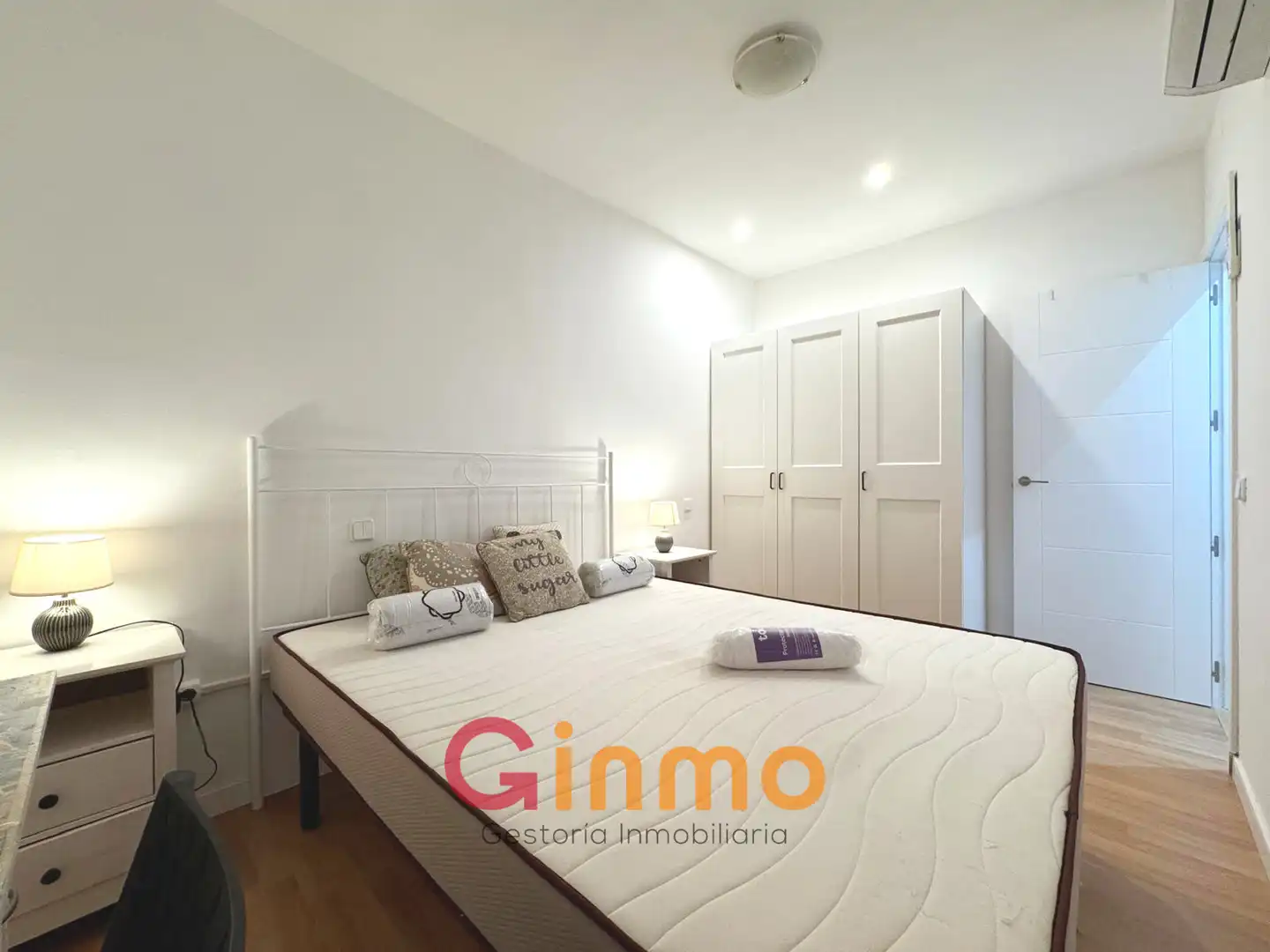 Bedroom of Flat for rent in Madrid  with Air Conditioner, Heating and Parquet flooring