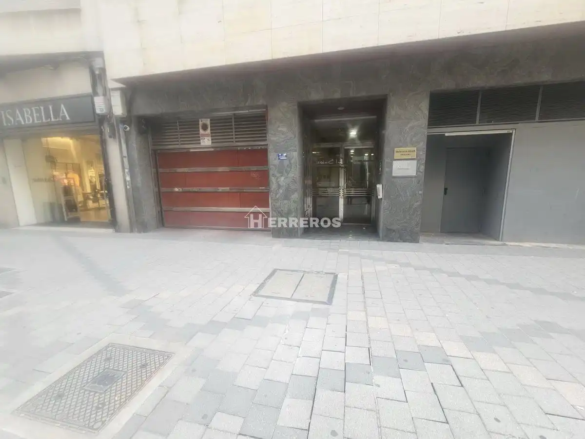 Parking de Trastero en venta en  Logroño