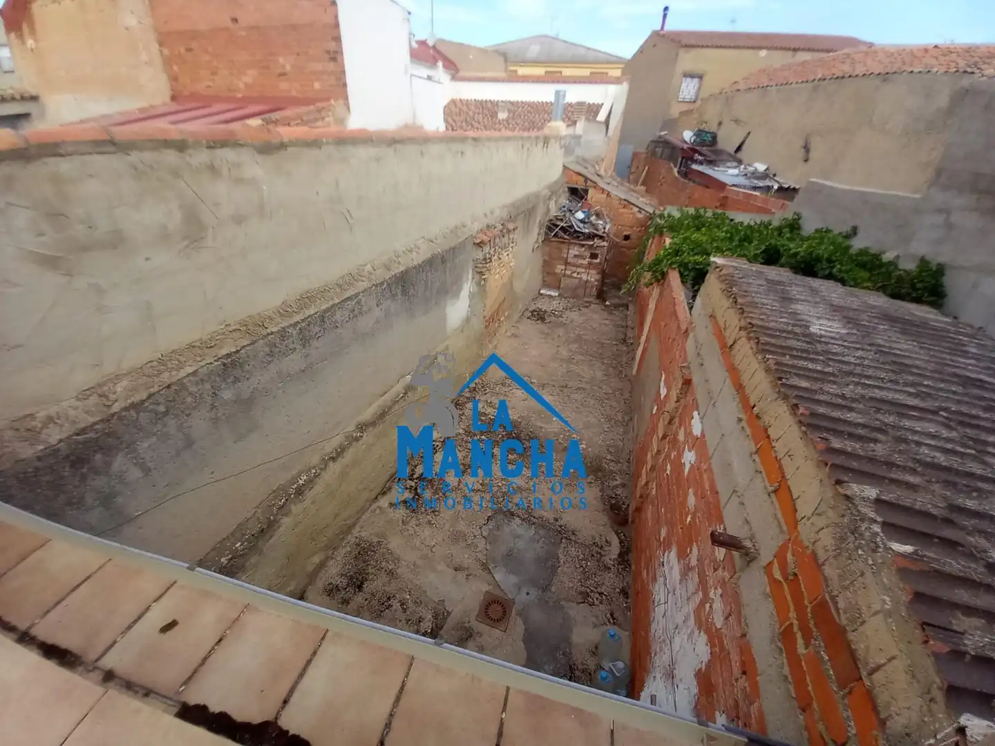 Vista exterior de Finca rústica en venda en Casas de Juan Núñez amb Moblat i Balcó