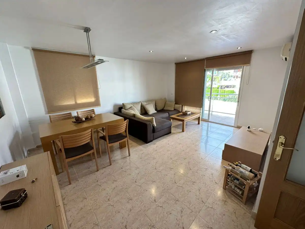 Sala d'estar de Dúplex de lloguer en Olesa de Montserrat amb Aire condicionat, Calefacció i Terrassa