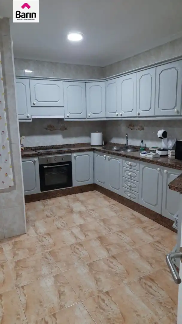 Küche von Wohnung zum Verkauf in Córdoba mit Klimaanlage, Terrasse und Abstellraum