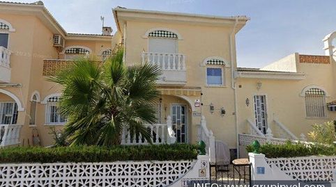 Subasta vivienda en Rojales, calle Elche nº 8,Urbanización Ciudad Quesada, Conjunto Shangrila, bloque 2, bungalow 17. ROJALES