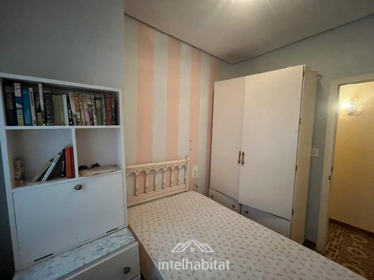 Dormitori de Casa o xalet en venda en Benifaió amb Calefacció, Terrassa i Moblat
