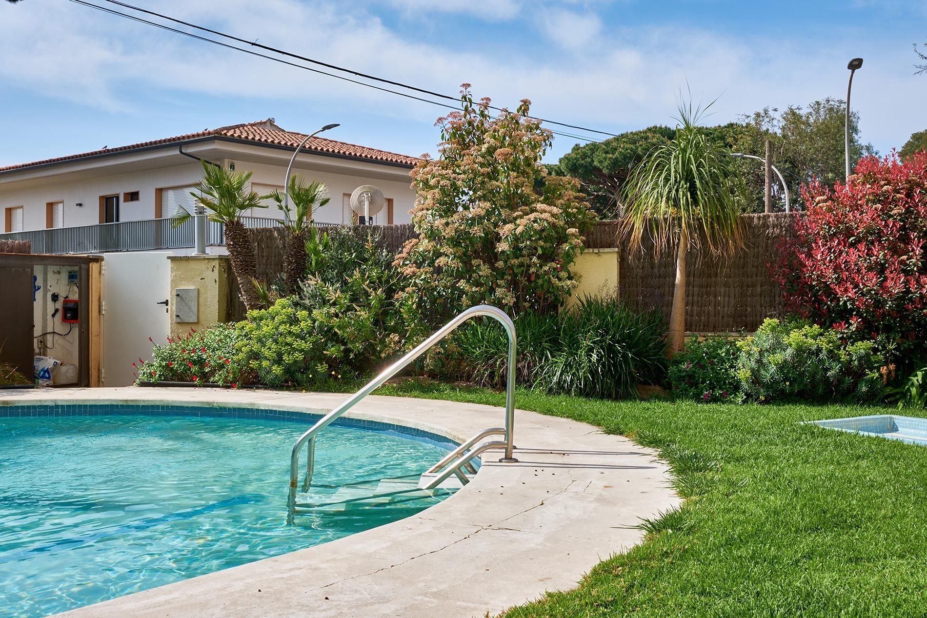 Swimming pool of Flat for sale in Vilassar de Mar  with Air Conditioner, Heating and Private garden