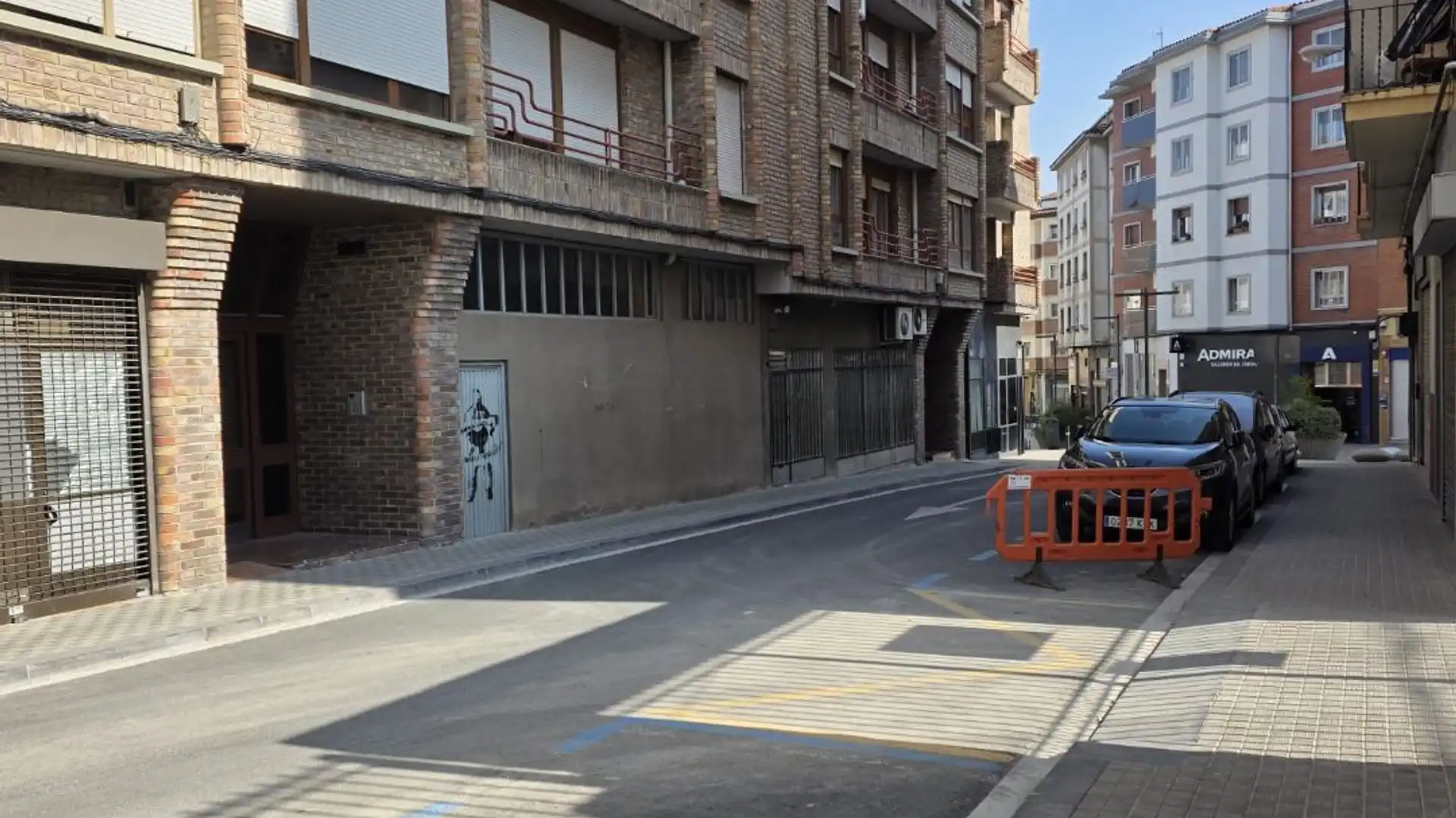 Vista exterior de Local en venta en  Pamplona / Iruña