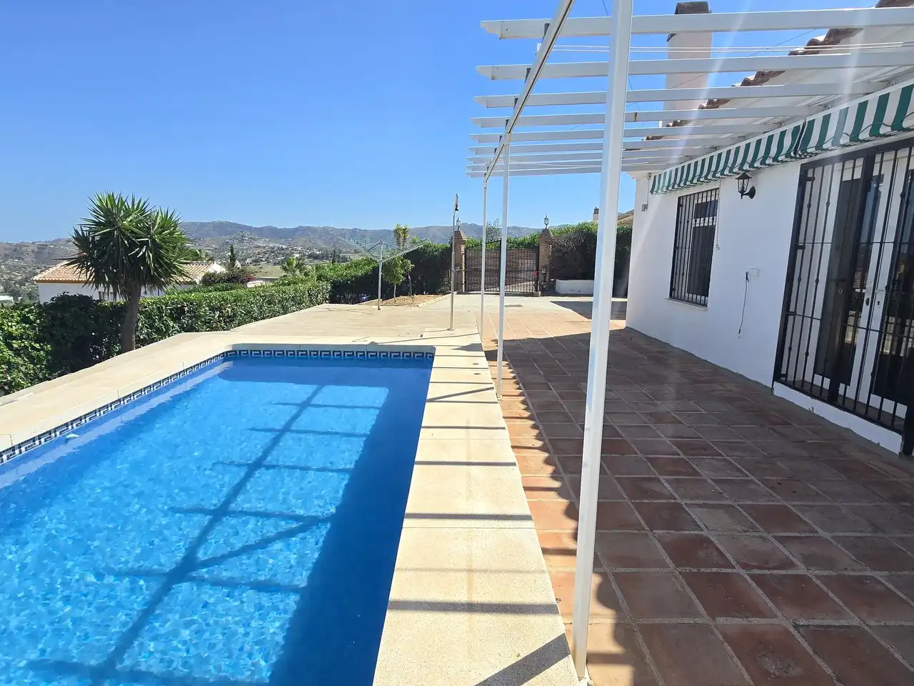 Piscina de Casa o xalet en venda en Viñuela amb Aire condicionat, Terrassa i Piscina