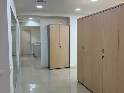 Local de alquiler en Esplugues de Llobregat con Aire acondicionado, Calefacción y Amueblado