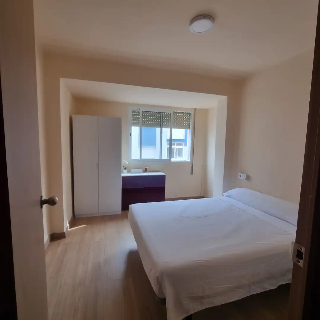 Dormitori de Apartament de lloguer en Sagunto / Sagunt amb Aire condicionat, Terrassa i Moblat
