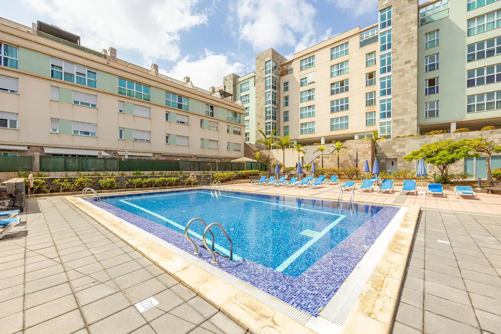 Swimming pool of Flat for rent in Las Palmas de Gran Canaria