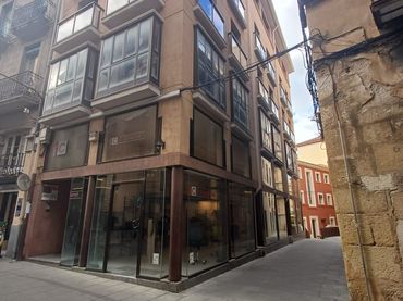 Office space with lift to rent in de Sant Blai 24