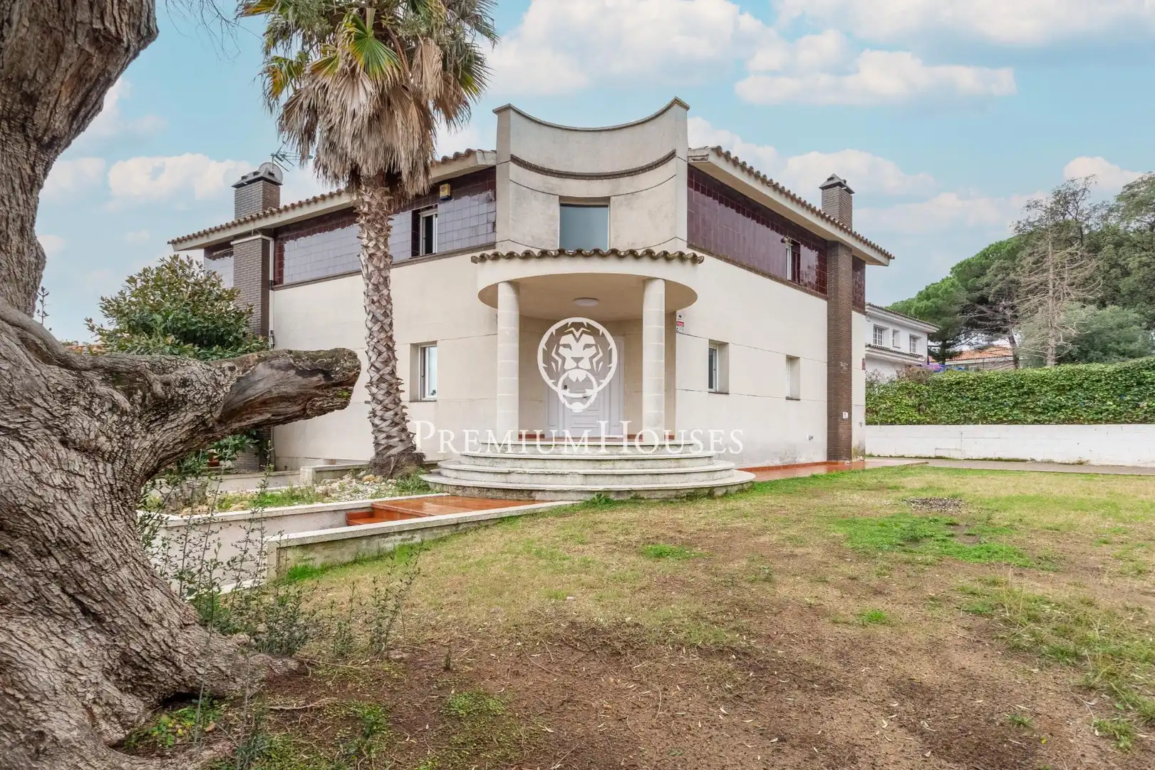 Vista exterior de Casa o xalet en venda en Alella amb Aire condicionat, Jardí privat i Terrassa
