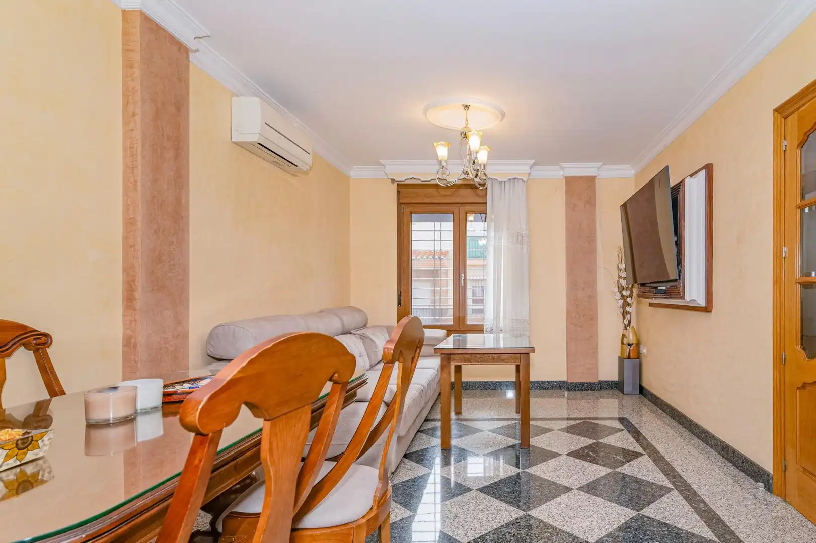 Sala de estar de Casa adosada en venta en Vegas del Genil con Aire acondicionado, Calefacción y Balcón