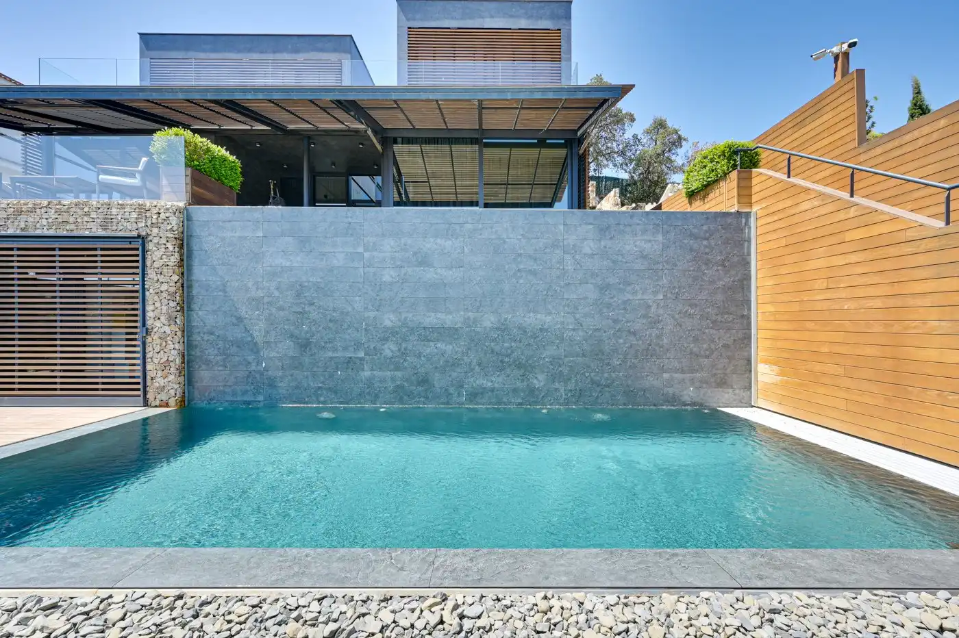 Schwimmbecken von Haus oder Chalet zum Verkauf in Lloret de Mar mit Klimaanlage, Heizung und Privatgarten
