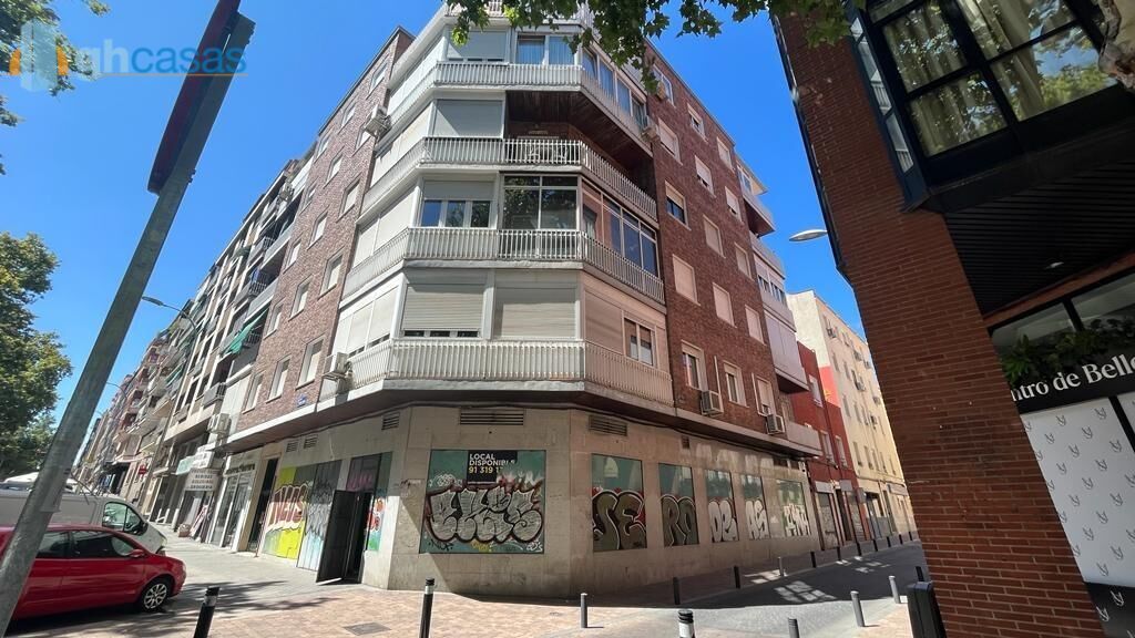 Exterior view of Premises to rent in  Madrid Capital  with Air Conditioner