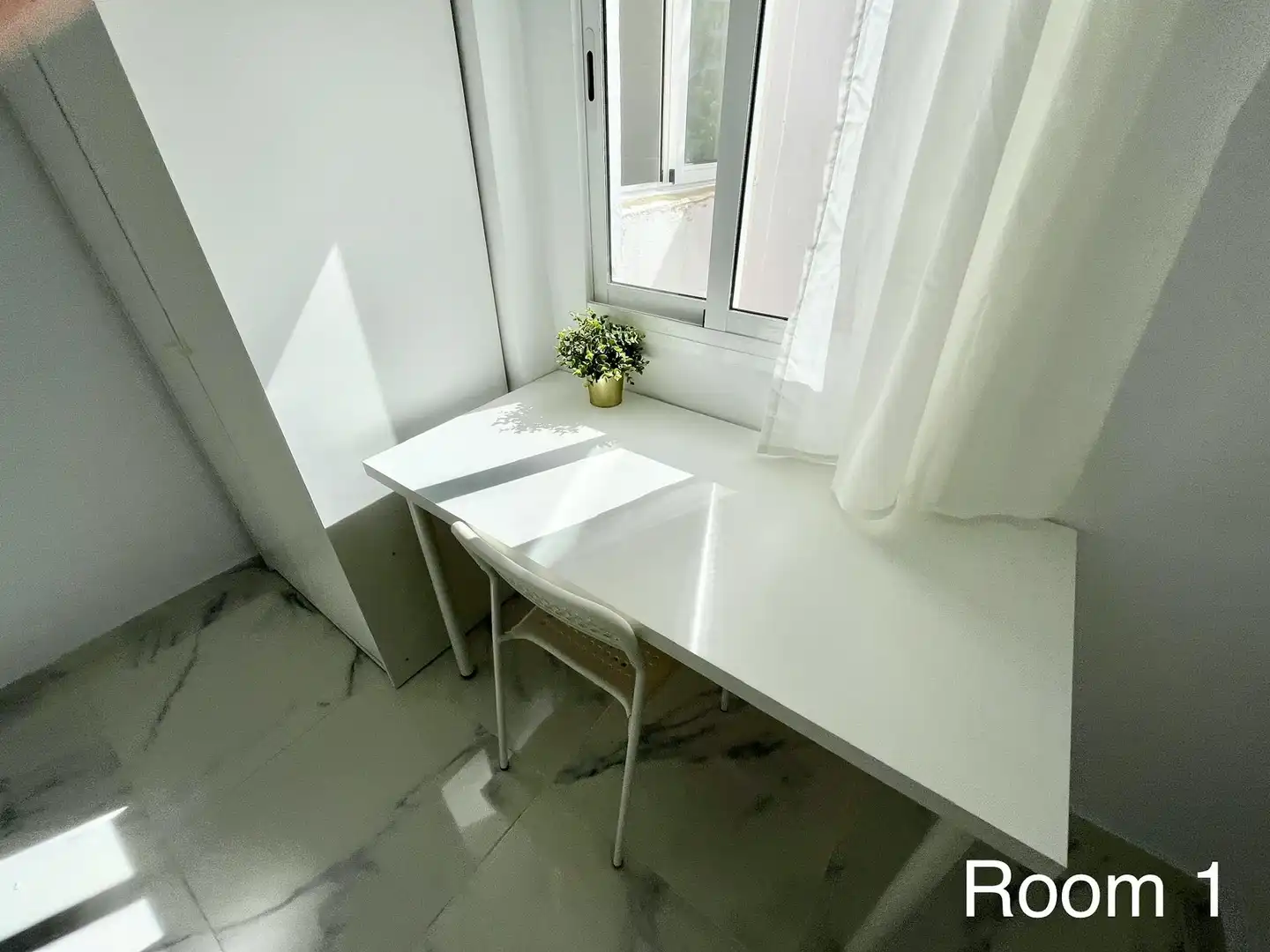 Bedroom of Flat for share in Sevilla  with Furnished, Washing machine and TV