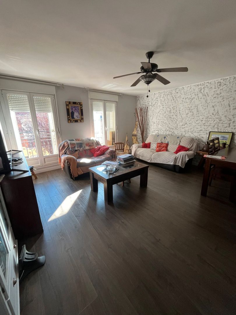 Living room of Duplex for sale in Aranjuez  with Heating and Parquet flooring