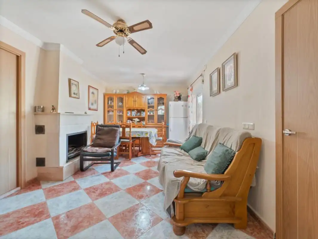 Sala d'estar de Casa o xalet en venda en Almogía amb Aire condicionat, Calefacció i Jardí privat