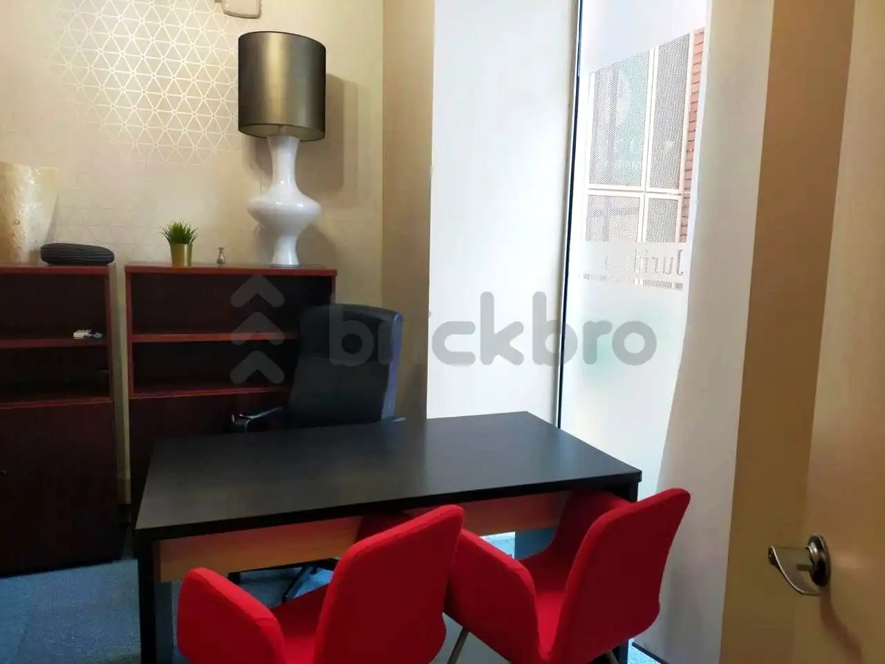 Commercial properties for sale in Barcelona  with Air Conditioner