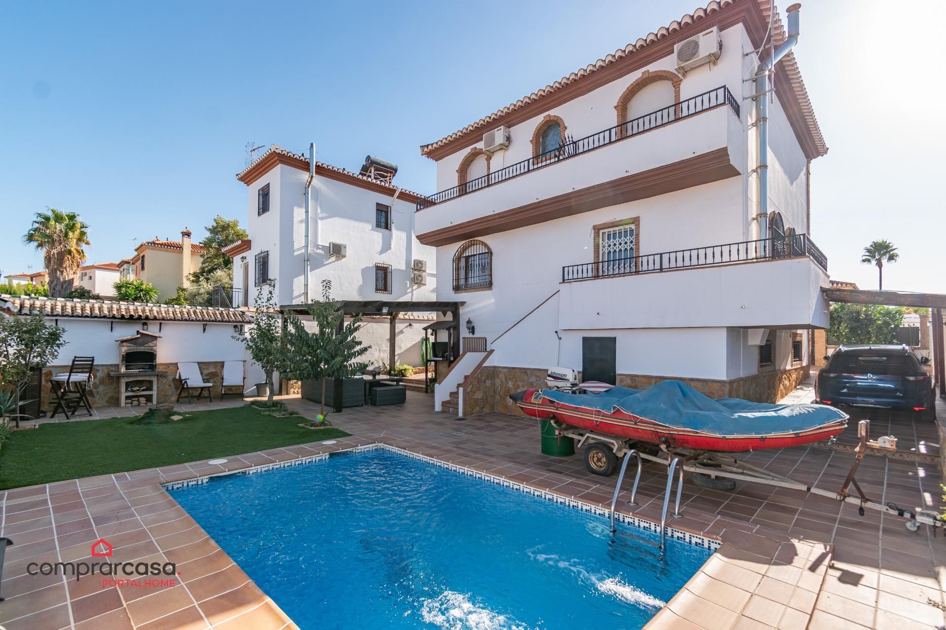 Piscina de Casa o xalet en venda en Cúllar Vega