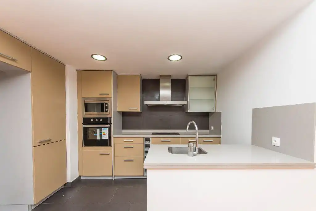 Piso en venta en Carrer Moianès, Hostal