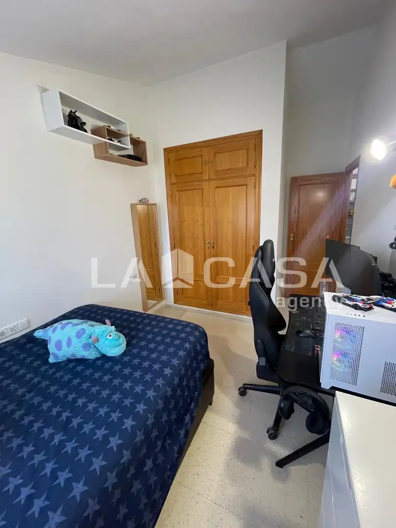 Houses for sale in La Línea de la Concepción  with Storage room and Balcony