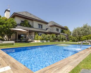 Swimming pool of House or chalet for sale in  Madrid Capital  with Air Conditioner, Terrace and Swimming Pool