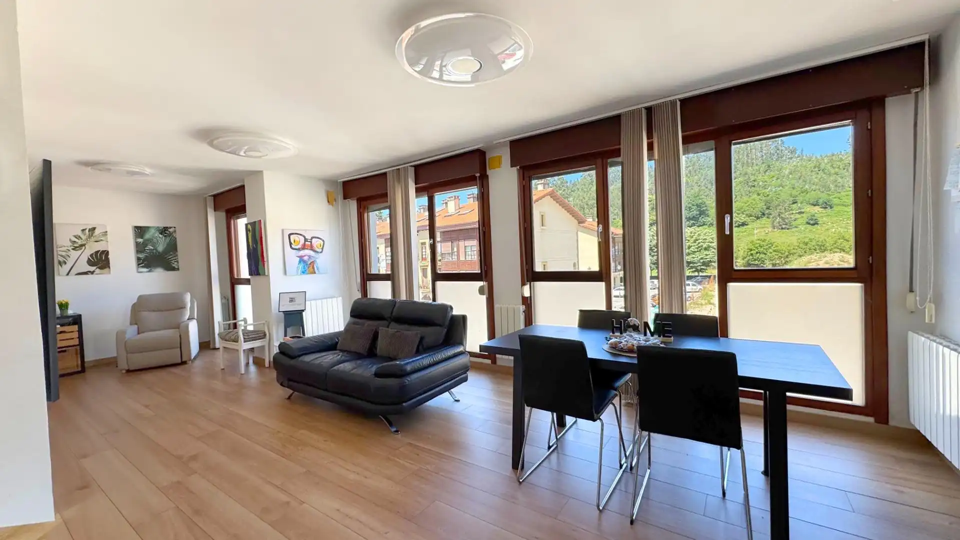 Sala de estar de Dúplex en venta en Cartes con Calefacción, Trastero y Amueblado