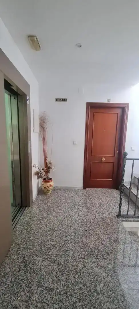 Wohnung zum Verkauf in Bailén mit Klimaanlage und Balkon