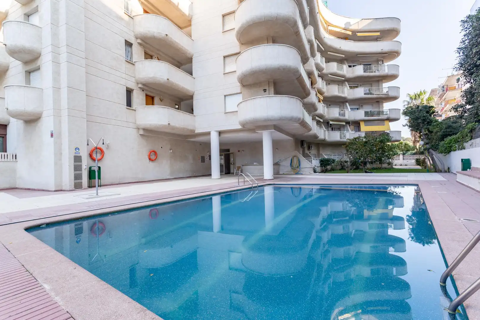 Piscina de Apartamento en venta en Salou con Terraza y Piscina