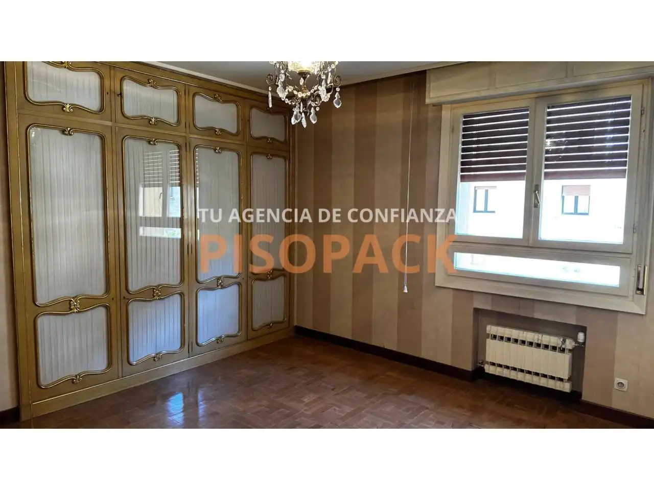 Habitación de Piso en venta en  Pamplona / Iruña con Calefacción, Terraza y Balcón