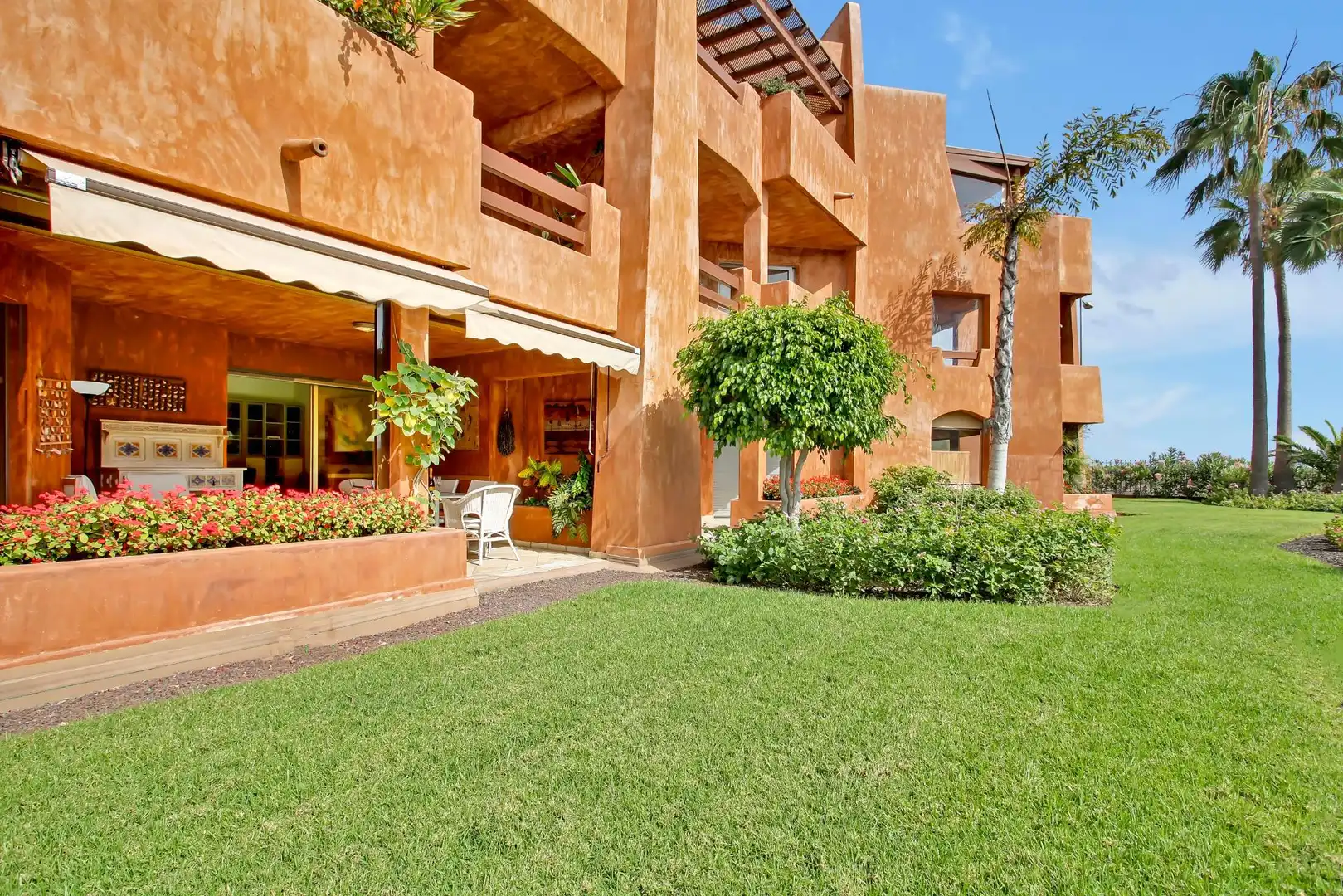 Vista exterior de Apartamento de alquiler en Arona con Terraza, Amueblado y Piscina comunitaria