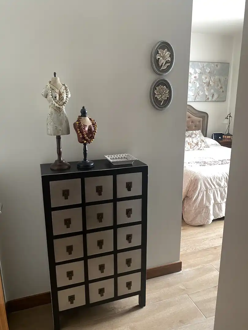 Habitación de Piso en venta en  Pamplona / Iruña con Parquet, Amueblado y Balcón