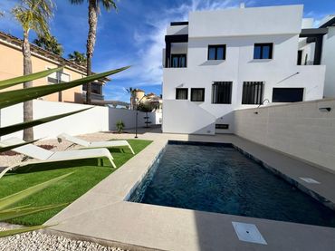 Semi-detached house with garden for sale in Benferri