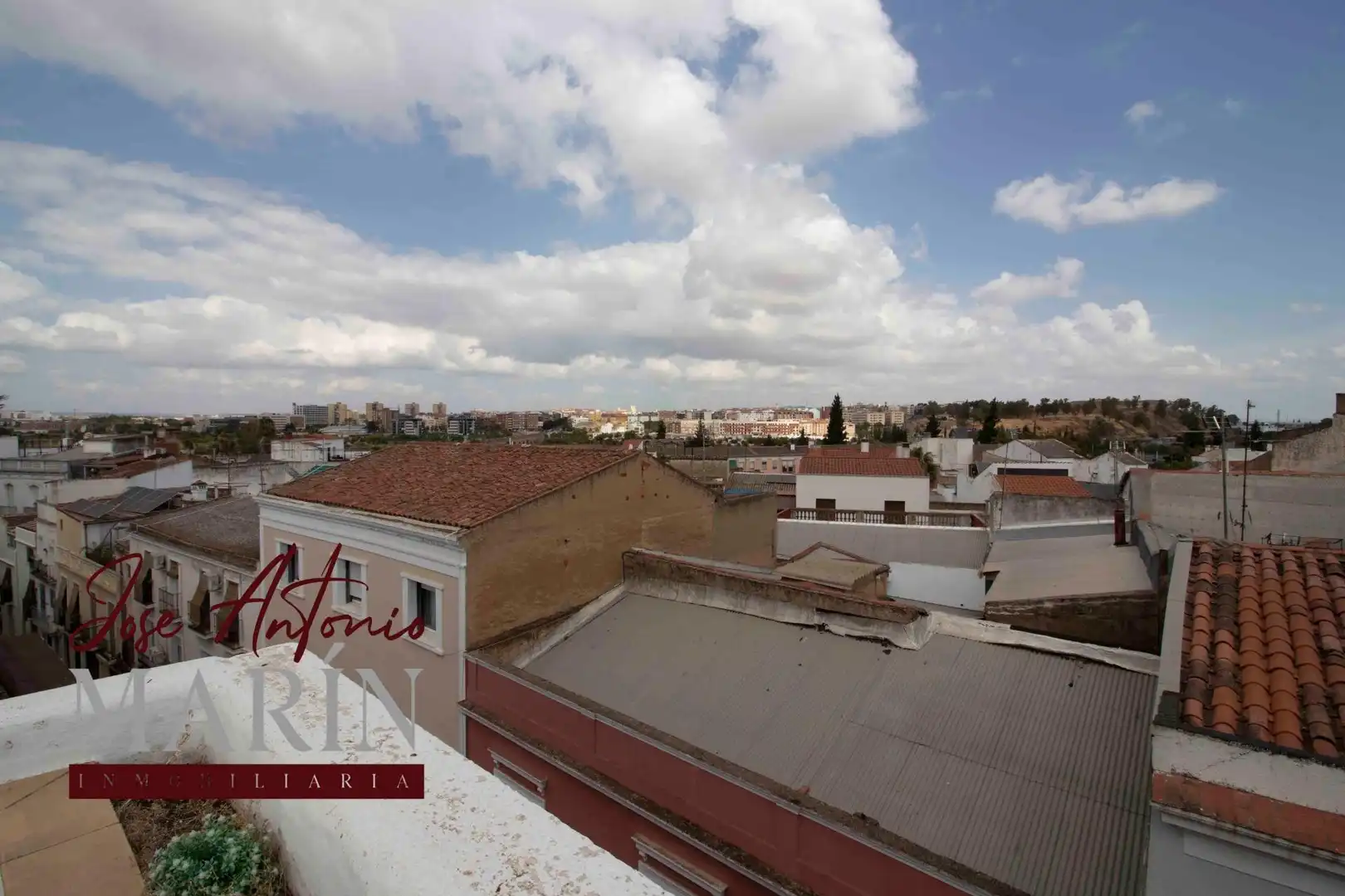 Vista exterior de Casa o xalet en venda en Badajoz amb Calefacció i Terrassa