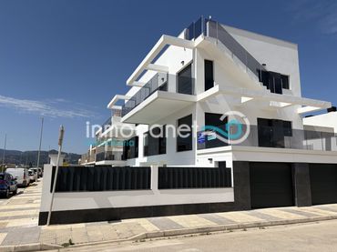 Apartament amb piscina en venda a Oliva Playa