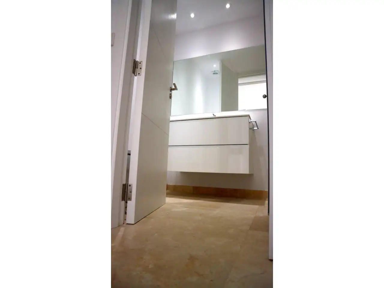 Baño de Apartamento de alquiler en  Palma de Mallorca con Aire acondicionado, Calefacción y Jardín privado