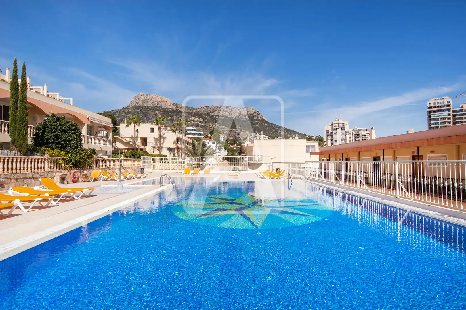 Piscina de Apartament en venda en Calpe / Calp amb Aire condicionat, Terrassa i Traster