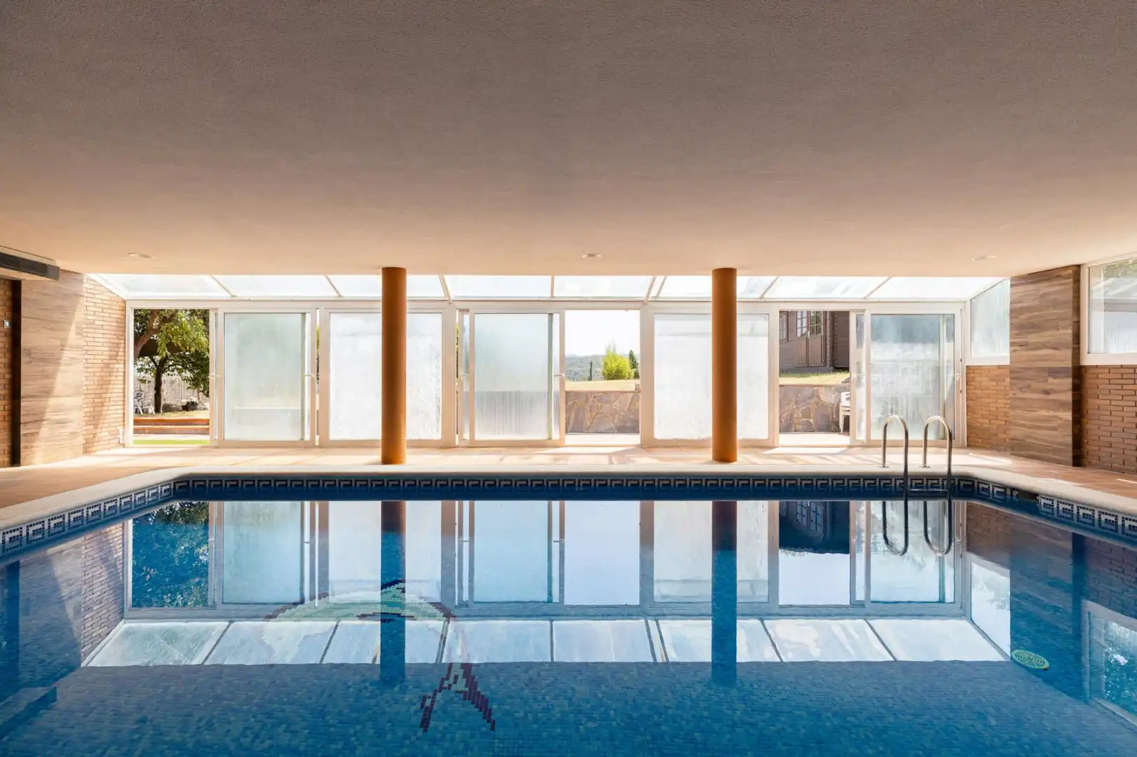 Piscina de Casa o xalet en venda en Sant Fruitós de Bages amb Aire condicionat, Calefacció i Jardí privat