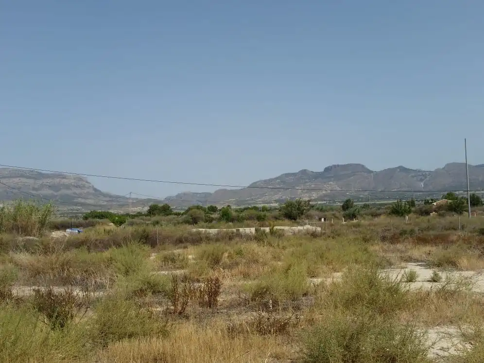 Terreno industrial en venta en Agost