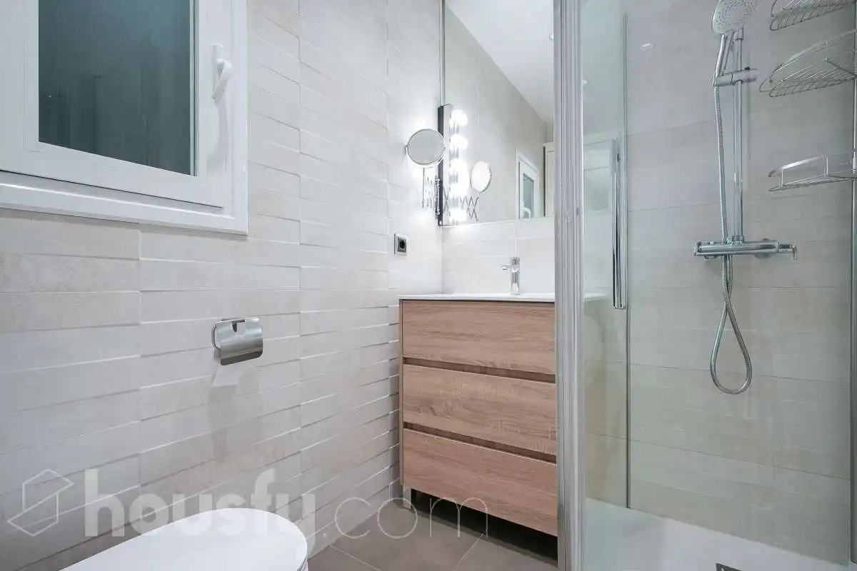Bathroom of Duplexes for sale in Madrid  with Air Conditioner, Heating and Storage room