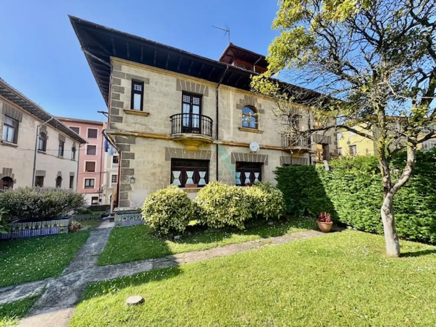 House with terrace for sale in Llanes - Gutiérrez de la gándara