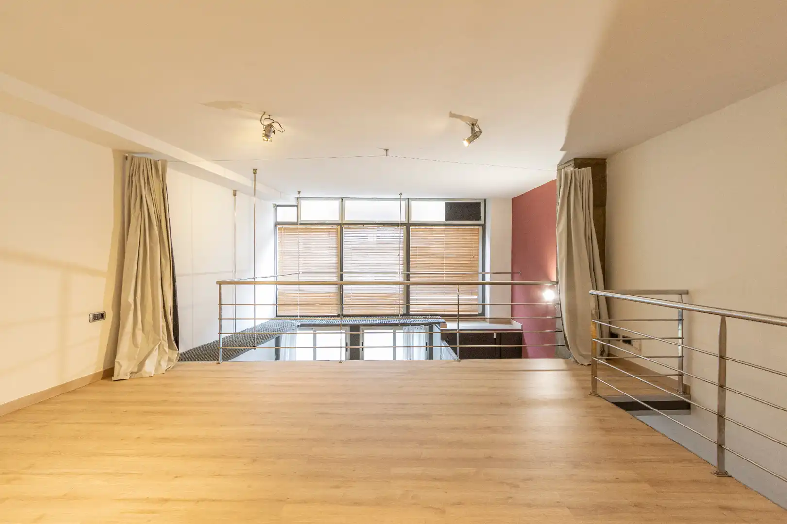 Büro zur Miete in Barcelona mit Alarm