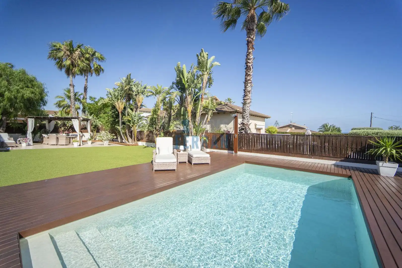 Casa con piscina in vendita a Els Masos - Els Garrofers
