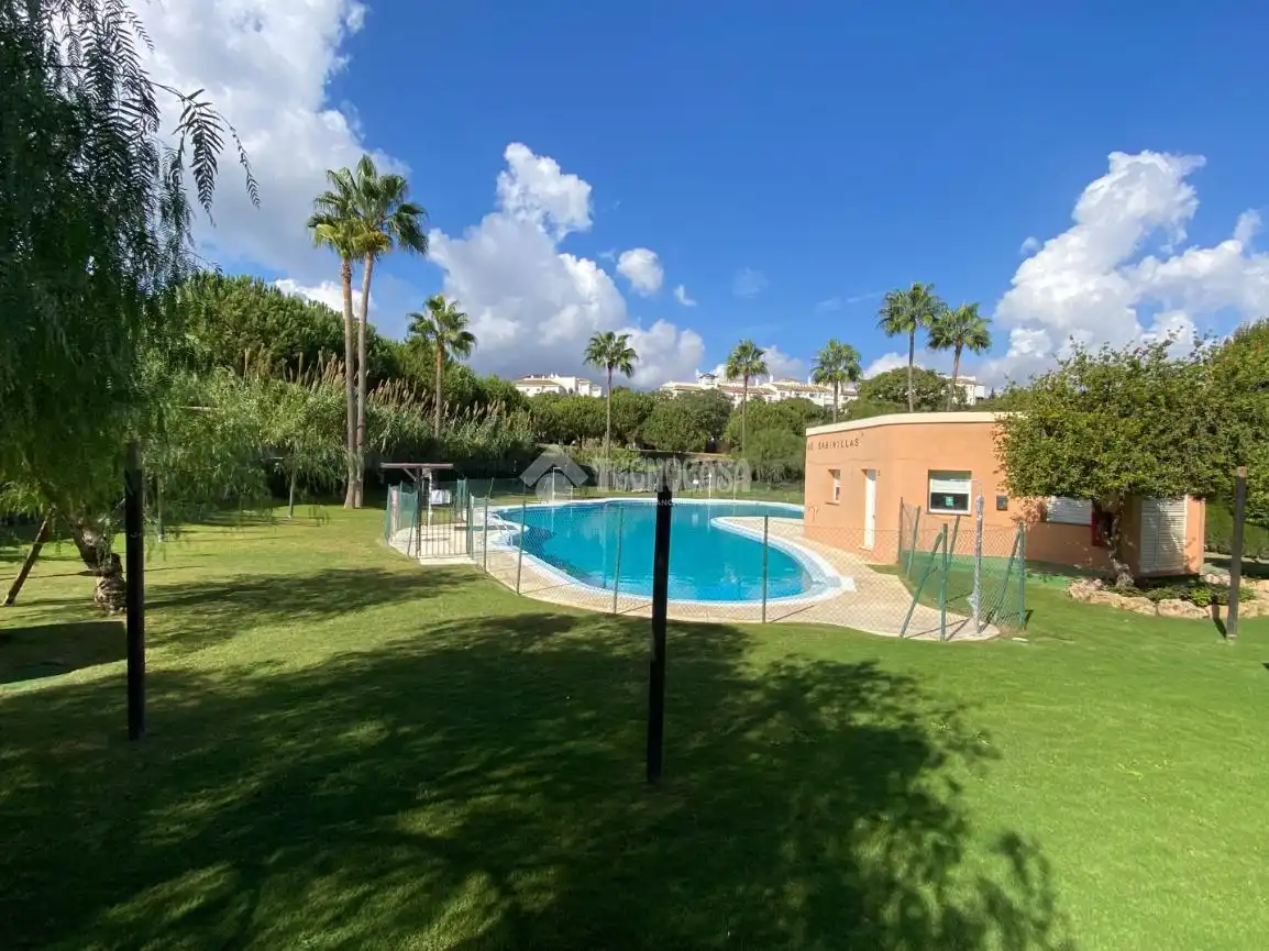 Piscina de Pis en venda en Manilva amb Piscina comunitària