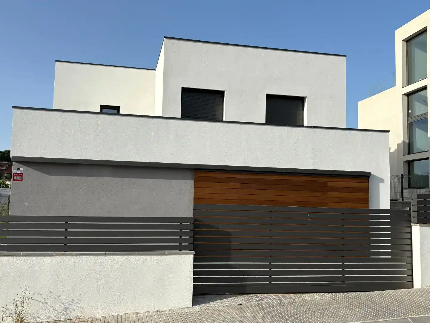 Vista exterior de Casa o xalet en venda en Llinars del Vallès amb Aire condicionat i Piscina