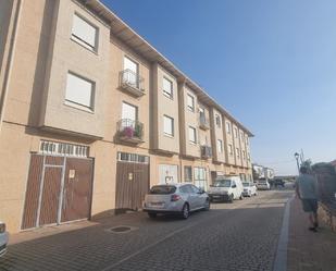 Vista exterior de Apartament de lloguer en Dueñas amb Calefacció i Moblat